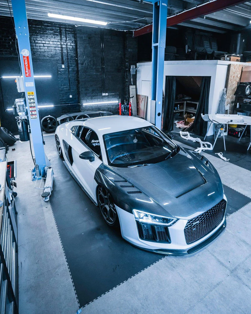 AUDI R8 GEN 2 4S CARBON FIBRE COMPETITION FRONT BONNET - Image 15